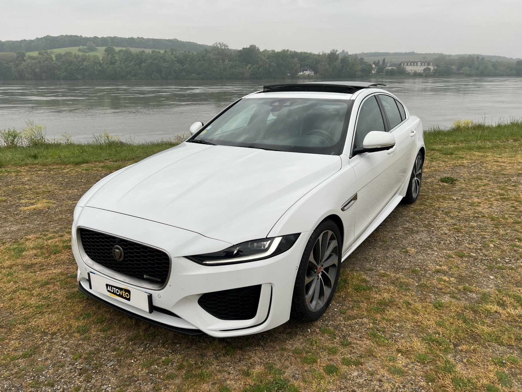 Jaguar  D180 HSE R-DYNAMIC AUTO