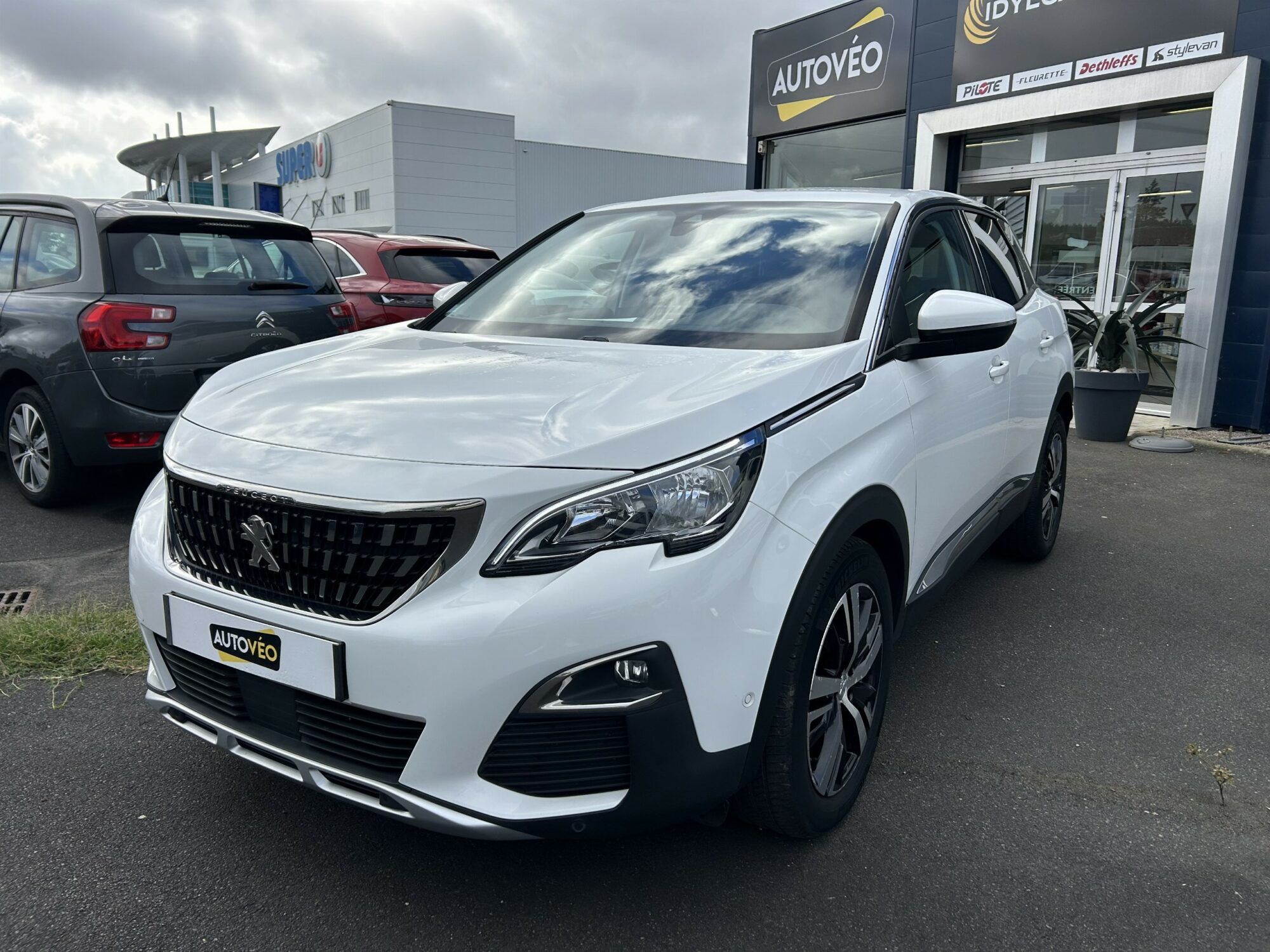 Peugeot 3008  BlueHDi 130 S&S EAT8 ACTIVE BUSINESS